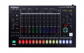 ROLAND  - TR-8S RYTHM PERFORMER 